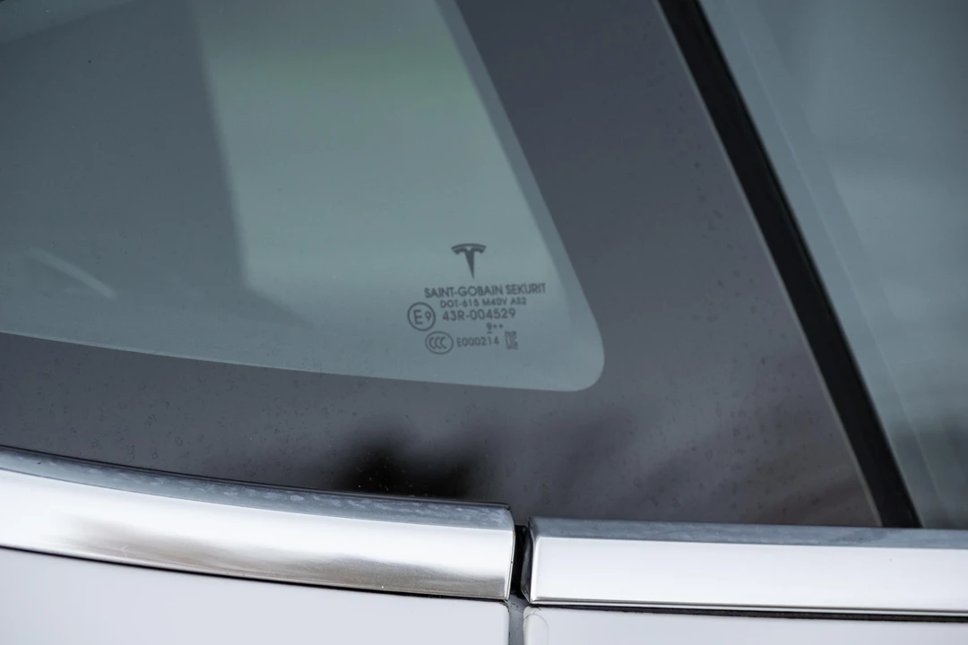 2020 Tesla Model 3 Performance - Image 30 of 31
