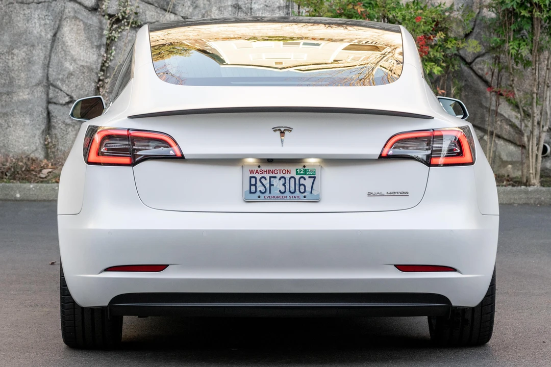 2020 Tesla Model 3 Performance - Image 5 of 31