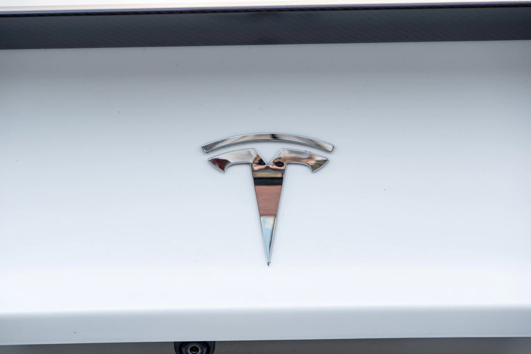 2020 Tesla Model 3 Performance - Image 26 of 31