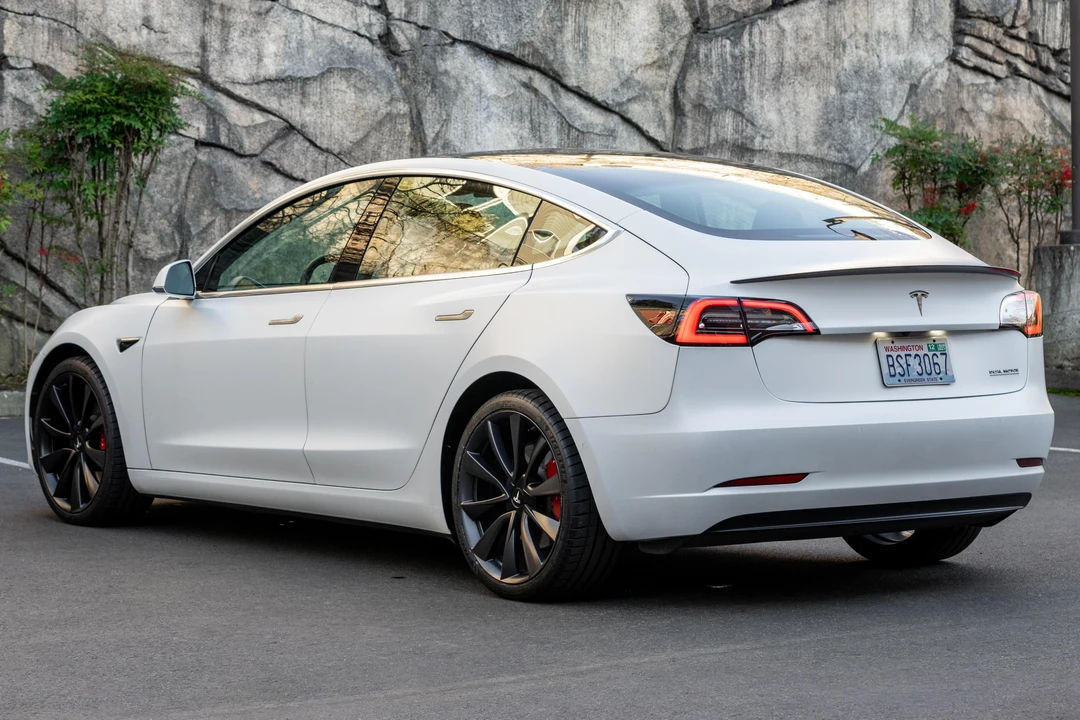 2020 Tesla Model 3 Performance - Image 4 of 31