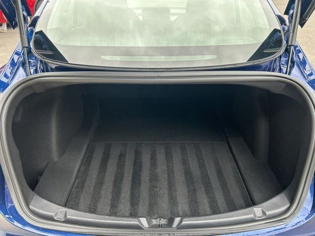 2020 Tesla Model 3 Performance - Image 16 of 21