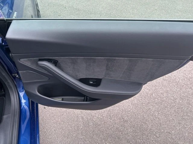 2020 Tesla Model 3 Performance - Image 17 of 21