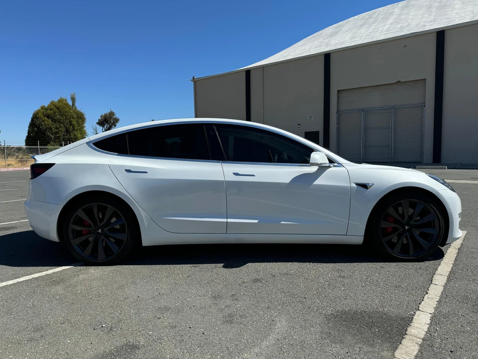 2020 Tesla Model 3 Performance - Image 13 of 31