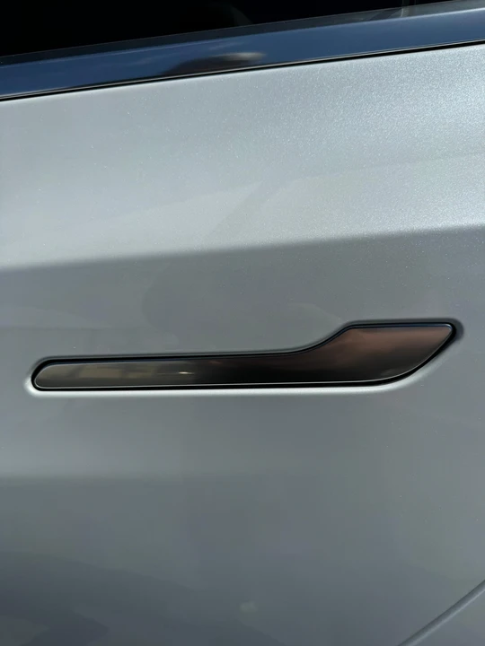 2020 Tesla Model 3 Performance - Image 28 of 31
