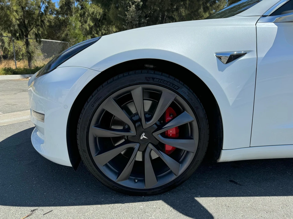 2020 Tesla Model 3 Performance - Image 19 of 31