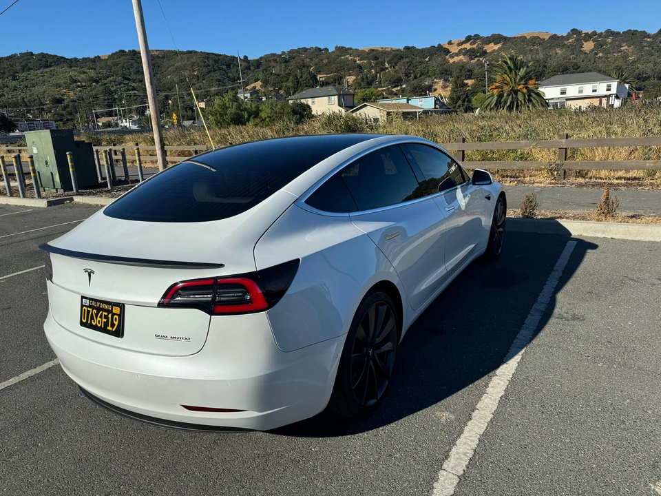 2020 Tesla Model 3 Performance - Image 10 of 31