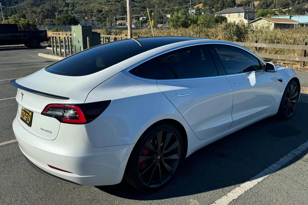 2020 Tesla Model 3 Performance - Image 4 of 31