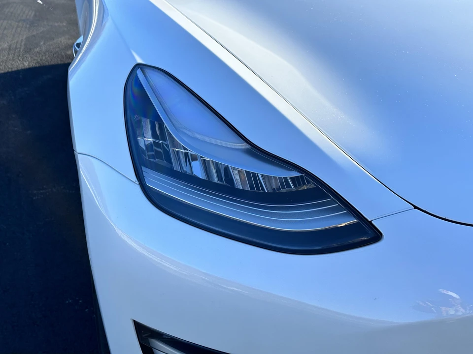 2020 Tesla Model 3 Performance - Image 14 of 31