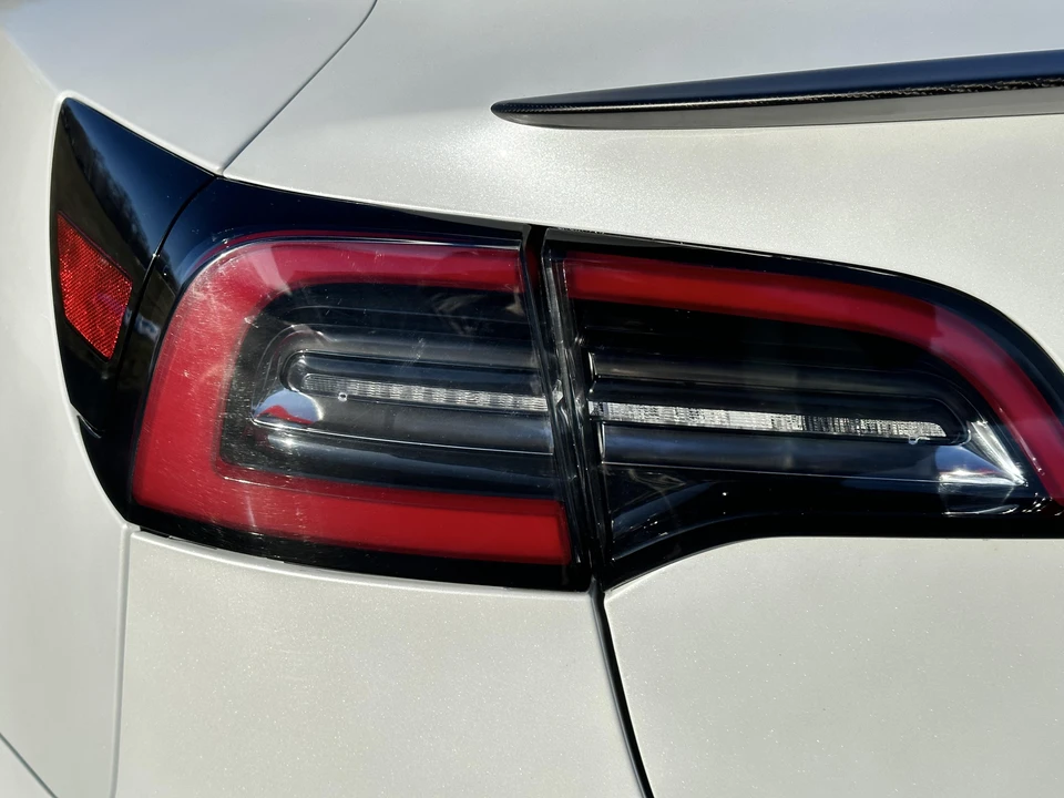 2020 Tesla Model 3 Performance - Image 16 of 31