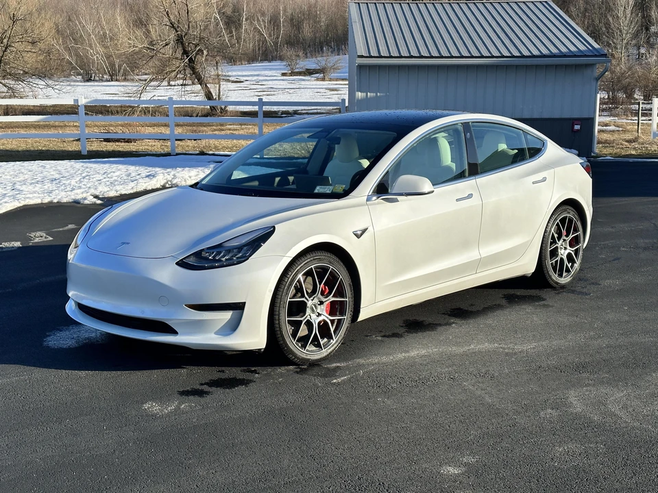 2020 Tesla Model 3 Performance - Image 7 of 31