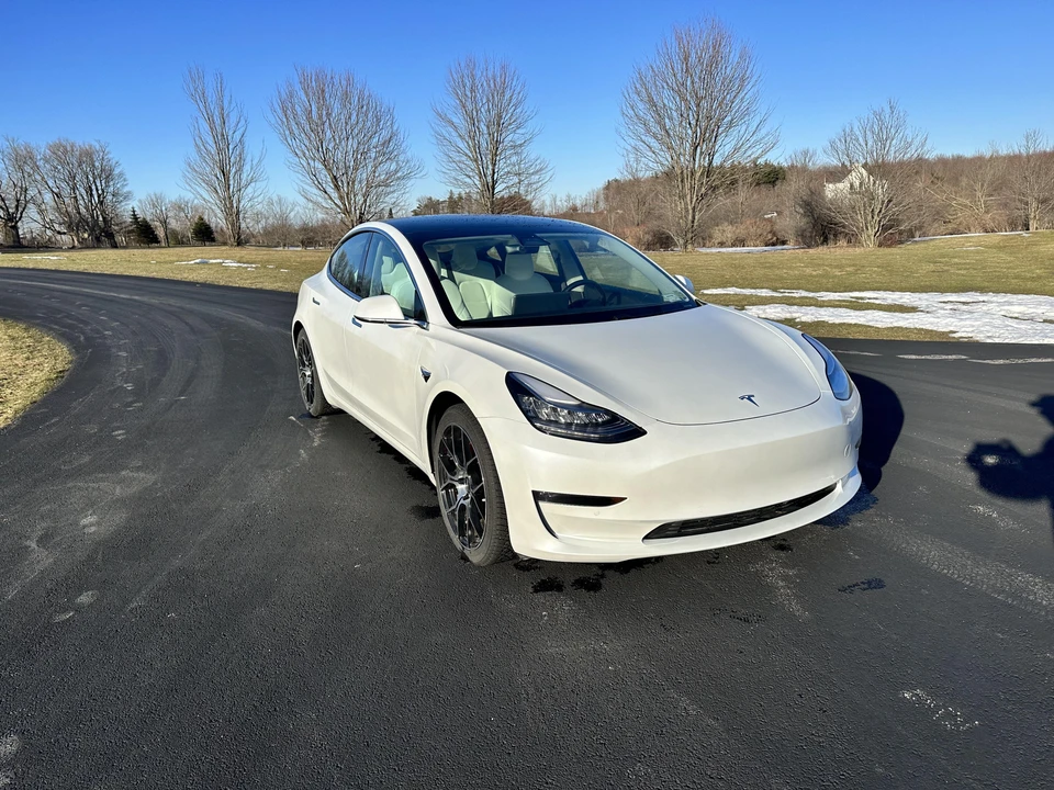 2020 Tesla Model 3 Performance - Image 13 of 31