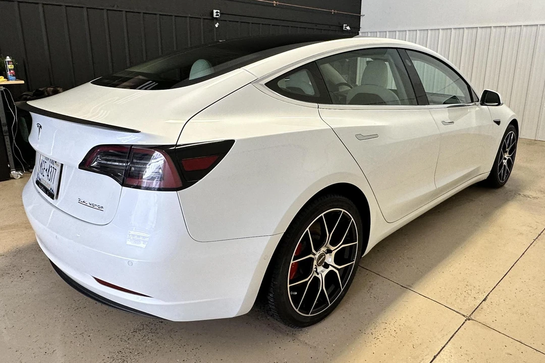 2020 Tesla Model 3 Performance - Image 4 of 31