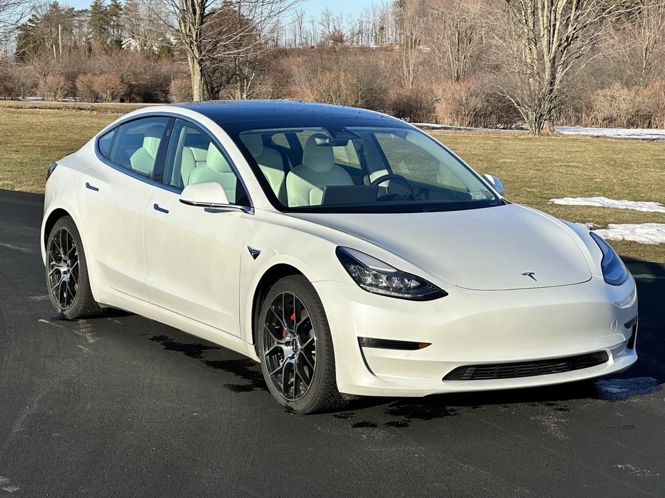 2020 Tesla Model 3 Performance - Image 12 of 31