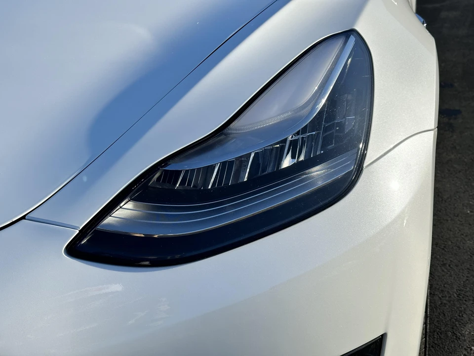 2020 Tesla Model 3 Performance - Image 15 of 31