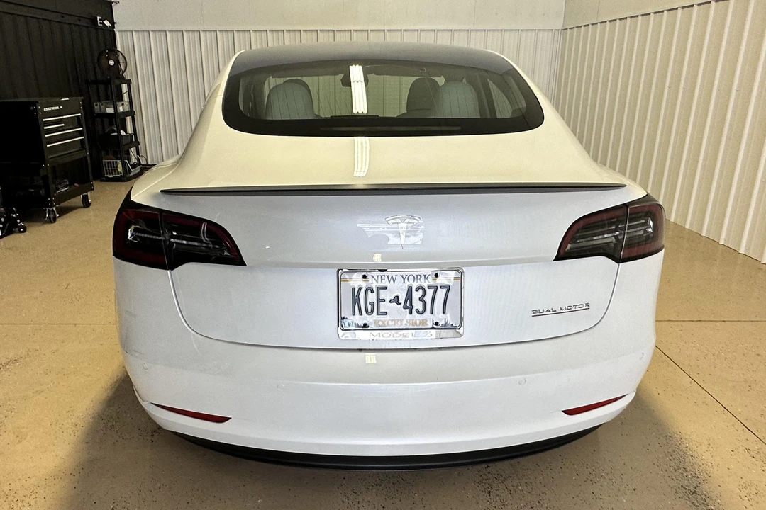 2020 Tesla Model 3 Performance - Image 5 of 31