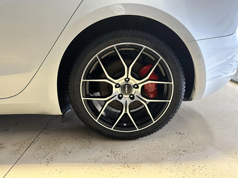 2020 Tesla Model 3 Performance - Image 19 of 31