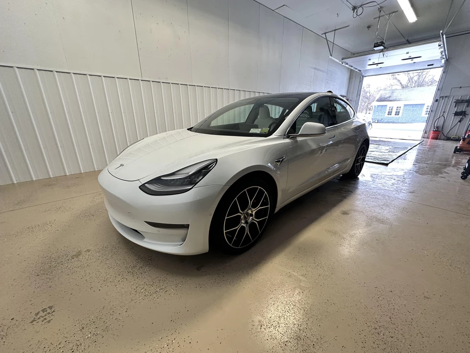 2020 Tesla Model 3 Performance - Image 6 of 31