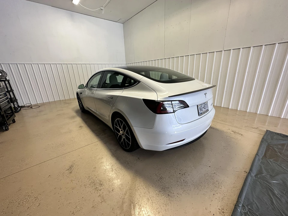 2020 Tesla Model 3 Performance - Image 8 of 31