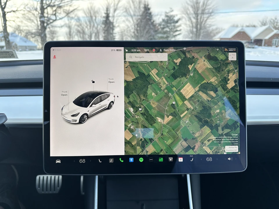 2020 Tesla Model 3 Performance - Image 30 of 31