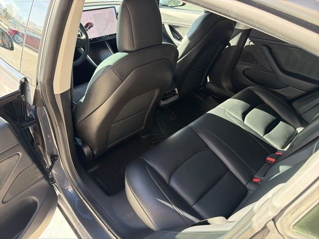 2020 Tesla Model 3 Performance - Image 16 of 21