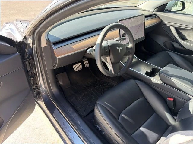 2020 Tesla Model 3 Performance - Image 13 of 21