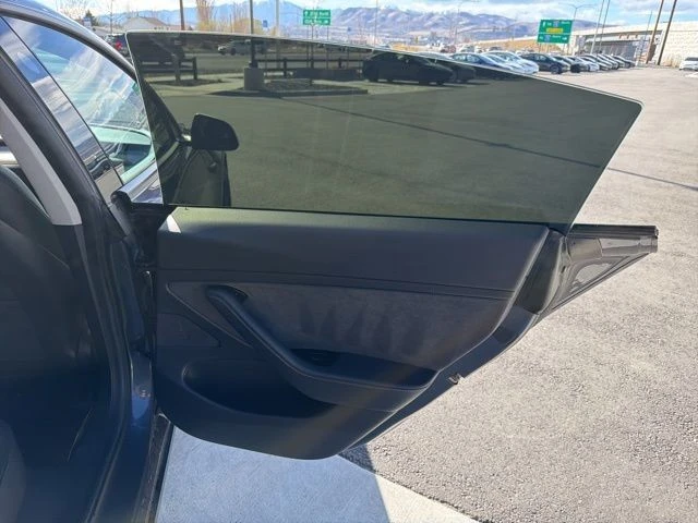 2020 Tesla Model 3 Performance - Image 18 of 21
