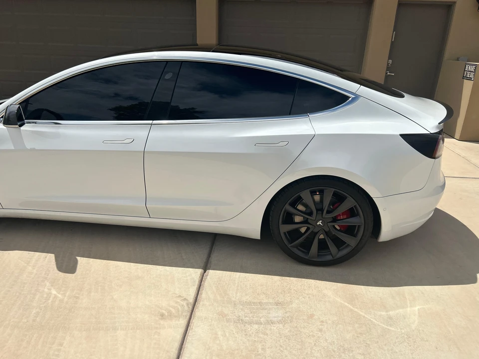 2020 Tesla Model 3 Performance - Image 29 of 31
