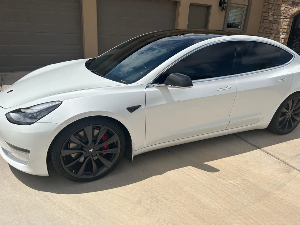 2020 Tesla Model 3 Performance - Image 25 of 31