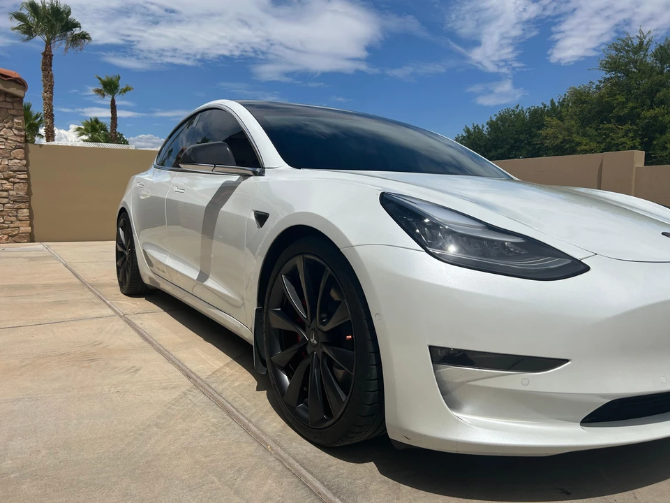 2020 Tesla Model 3 Performance - Image 23 of 31