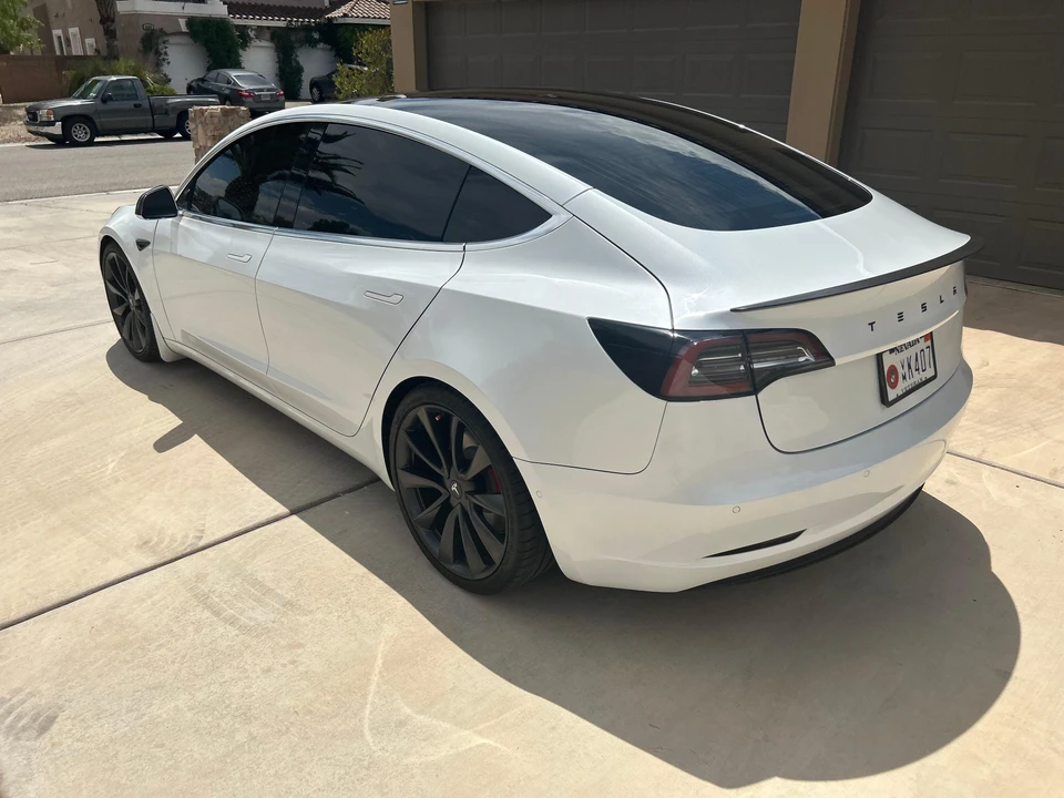 2020 Tesla Model 3 Performance - Image 14 of 31