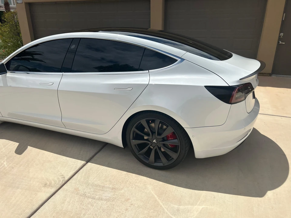2020 Tesla Model 3 Performance - Image 30 of 31