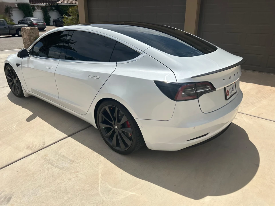2020 Tesla Model 3 Performance - Image 13 of 31