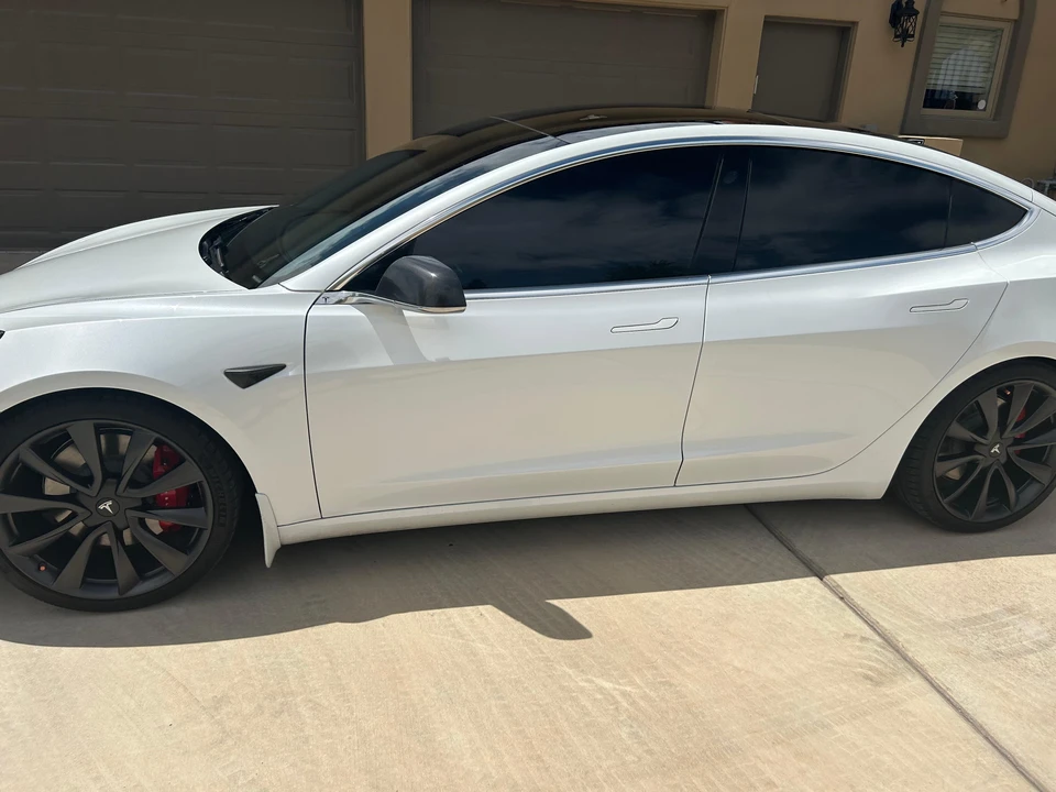 2020 Tesla Model 3 Performance - Image 26 of 31