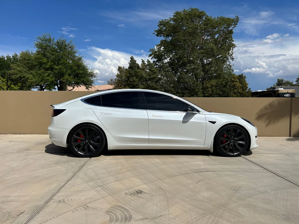 2020 Tesla Model 3 Performance - Image 21 of 31
