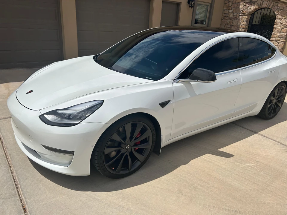 2020 Tesla Model 3 Performance - Image 24 of 31