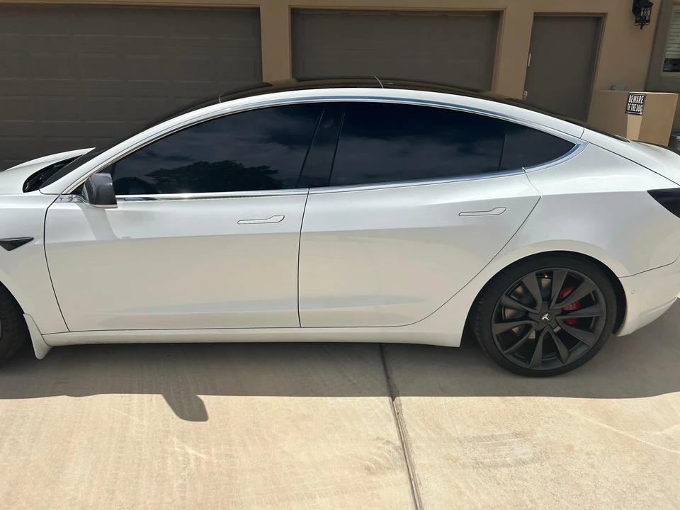2020 Tesla Model 3 Performance - Image 28 of 31