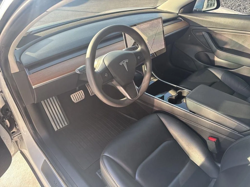 2020 Tesla Model 3 Performance - Image 12 of 21