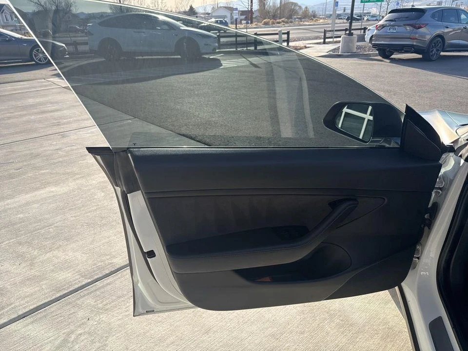 2020 Tesla Model 3 Performance - Image 11 of 21