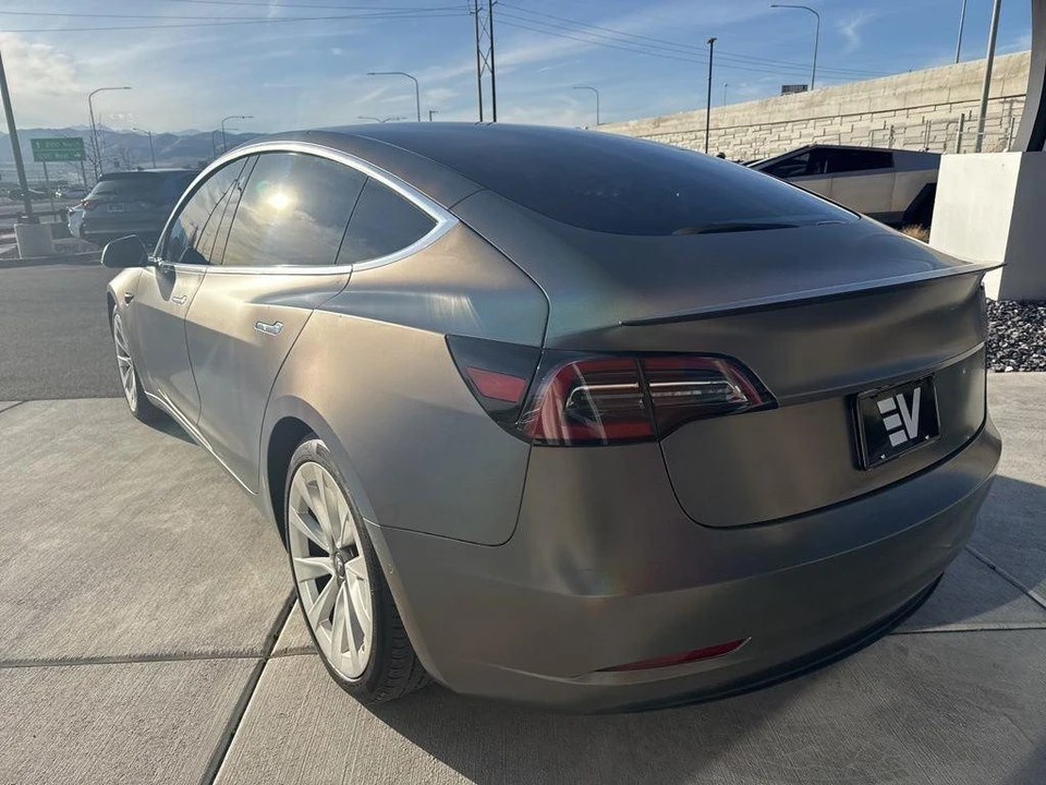 2020 Tesla Model 3 Performance - Image 6 of 27