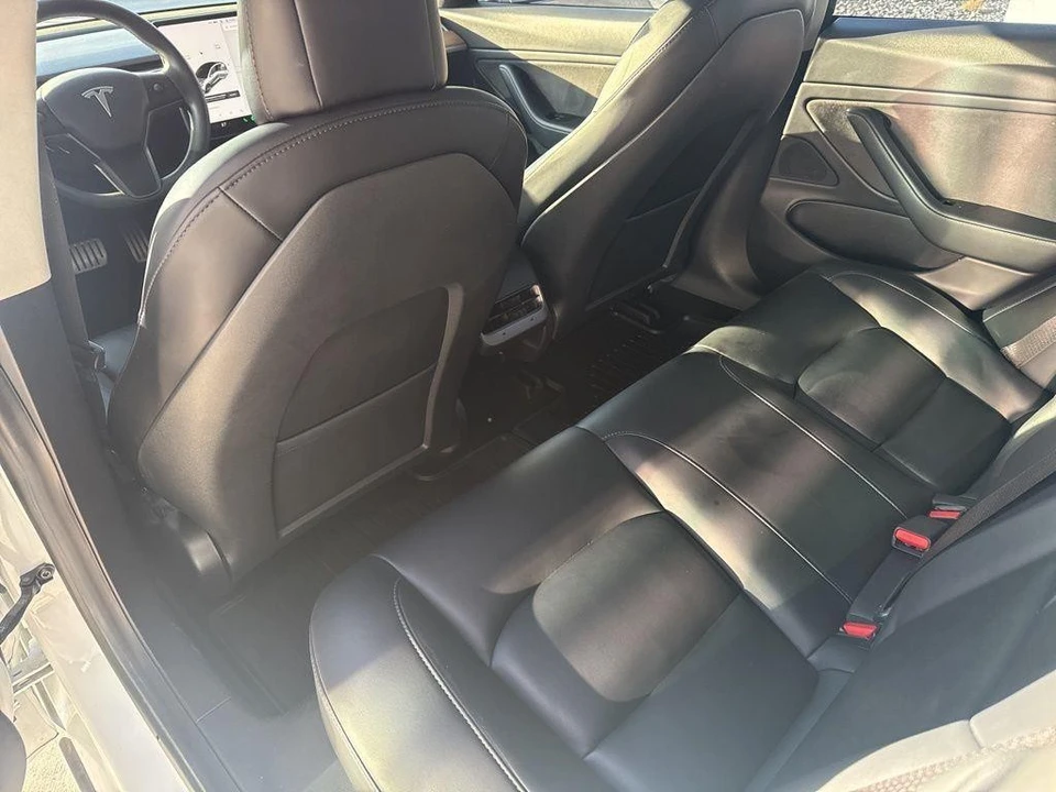 2020 Tesla Model 3 Performance - Image 15 of 27