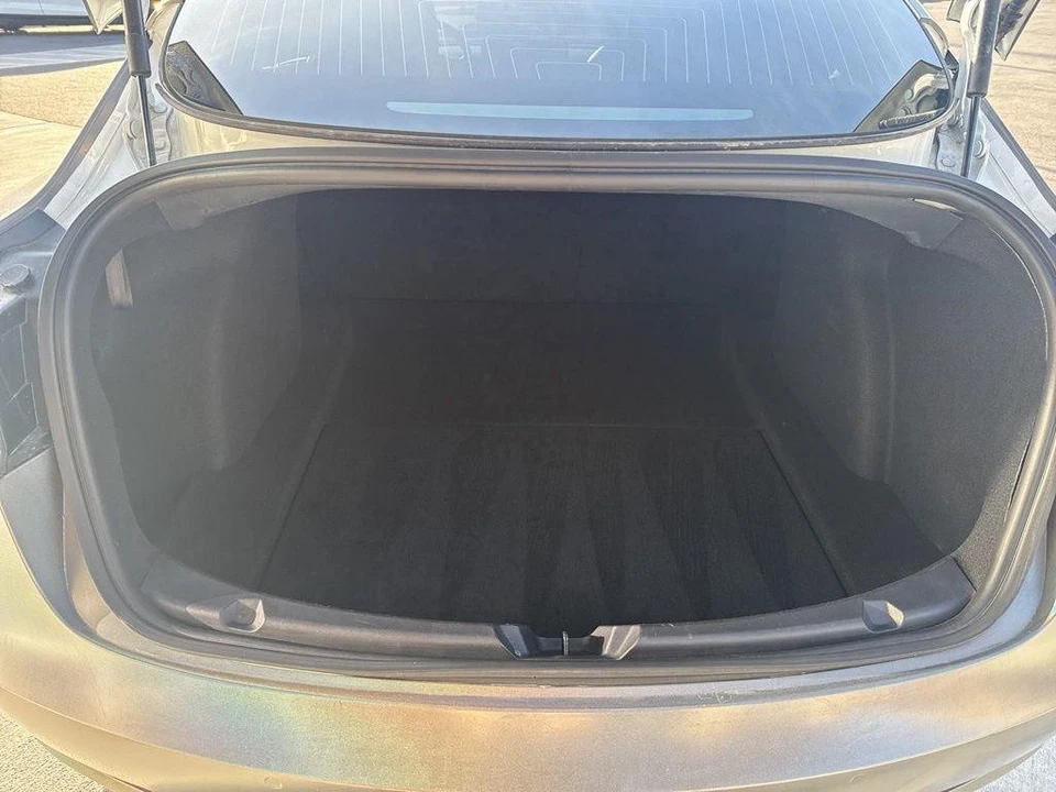 2020 Tesla Model 3 Performance - Image 17 of 27
