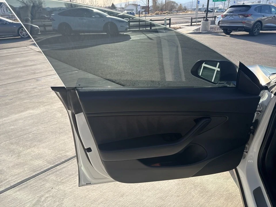 2020 Tesla Model 3 Performance - Image 11 of 21