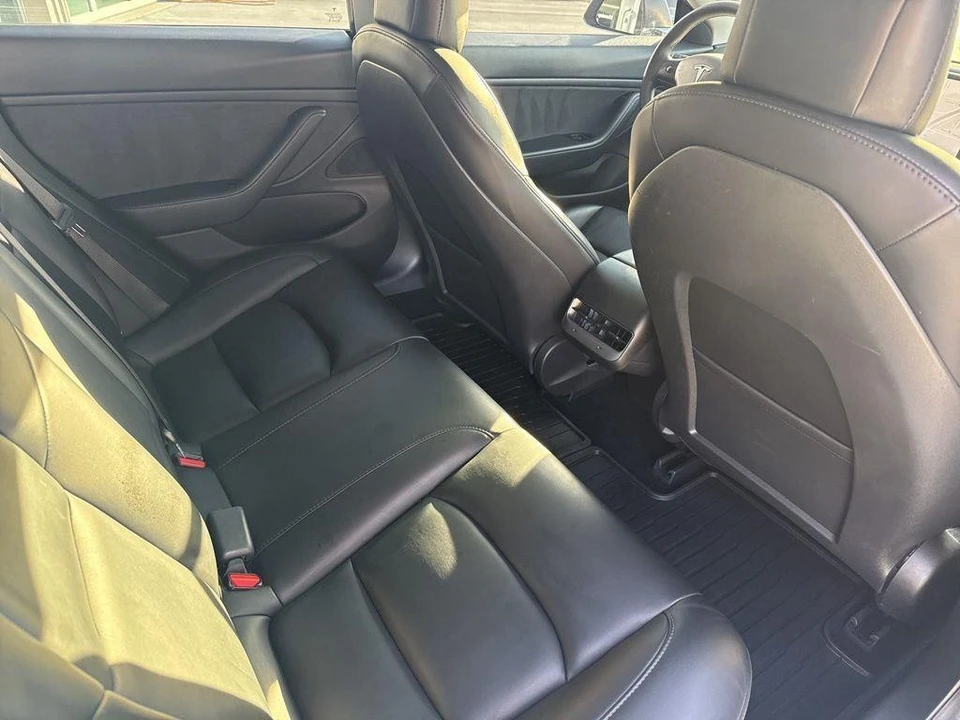 2020 Tesla Model 3 Performance - Image 19 of 21