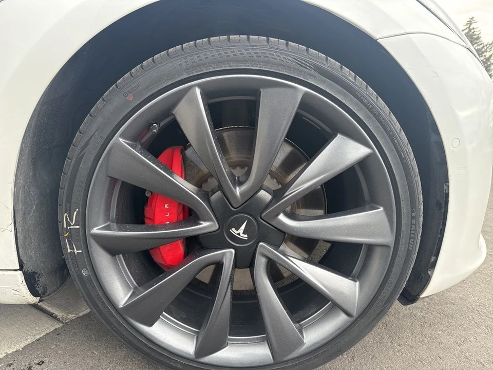 2020 Tesla Model 3 Performance - Image 10 of 21