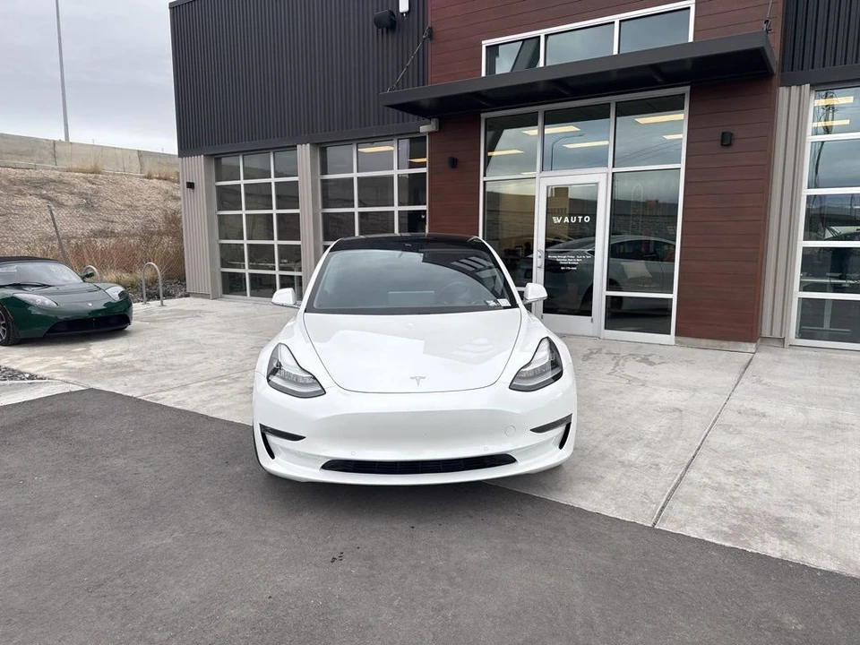 2020 Tesla Model 3 Performance - Image 3 of 21