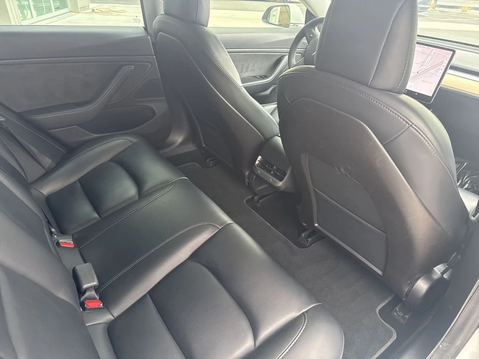 2020 Tesla Model 3 Performance - Image 19 of 21
