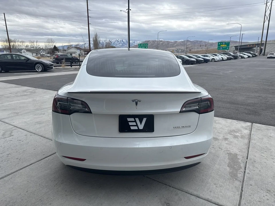 2020 Tesla Model 3 Performance - Image 7 of 21
