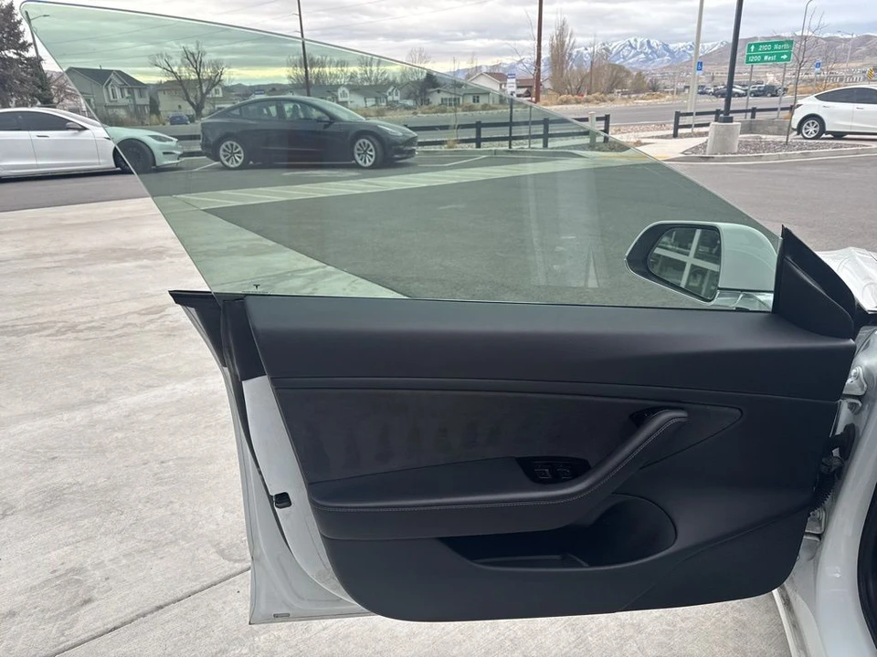 2020 Tesla Model 3 Performance - Image 11 of 21