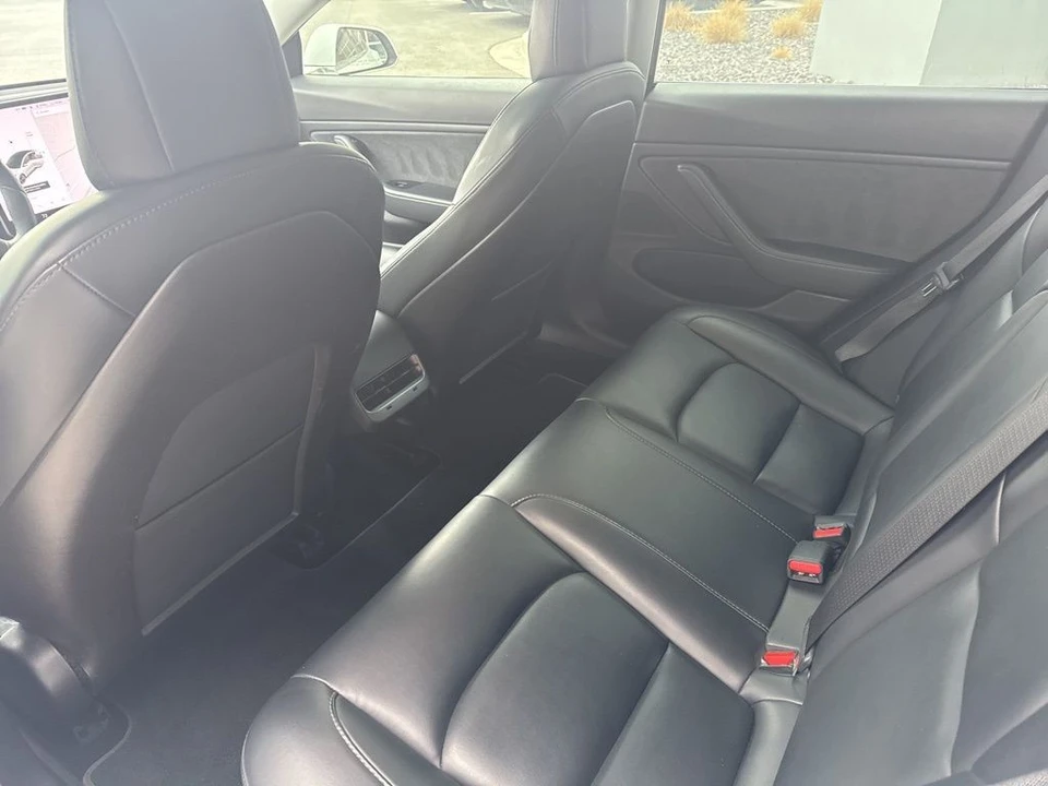2020 Tesla Model 3 Performance - Image 15 of 21