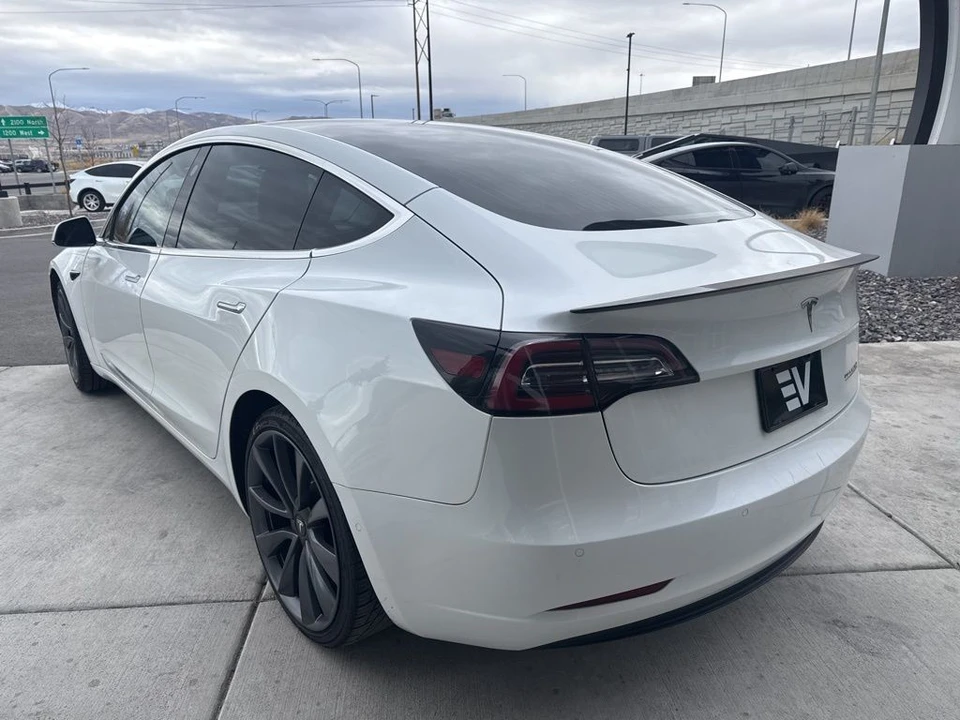 2020 Tesla Model 3 Performance - Image 6 of 21
